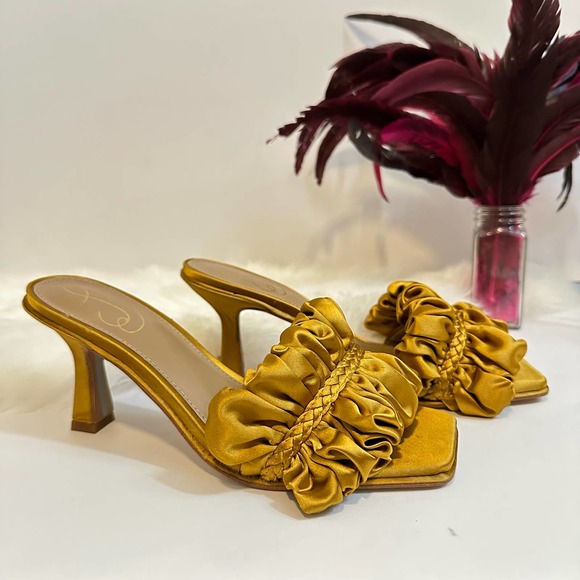 Sam Edelman Kady Ruffle Satin Slides/Heels in Yellow Gold. Size 6.5. NWT - Picture 5 of 8